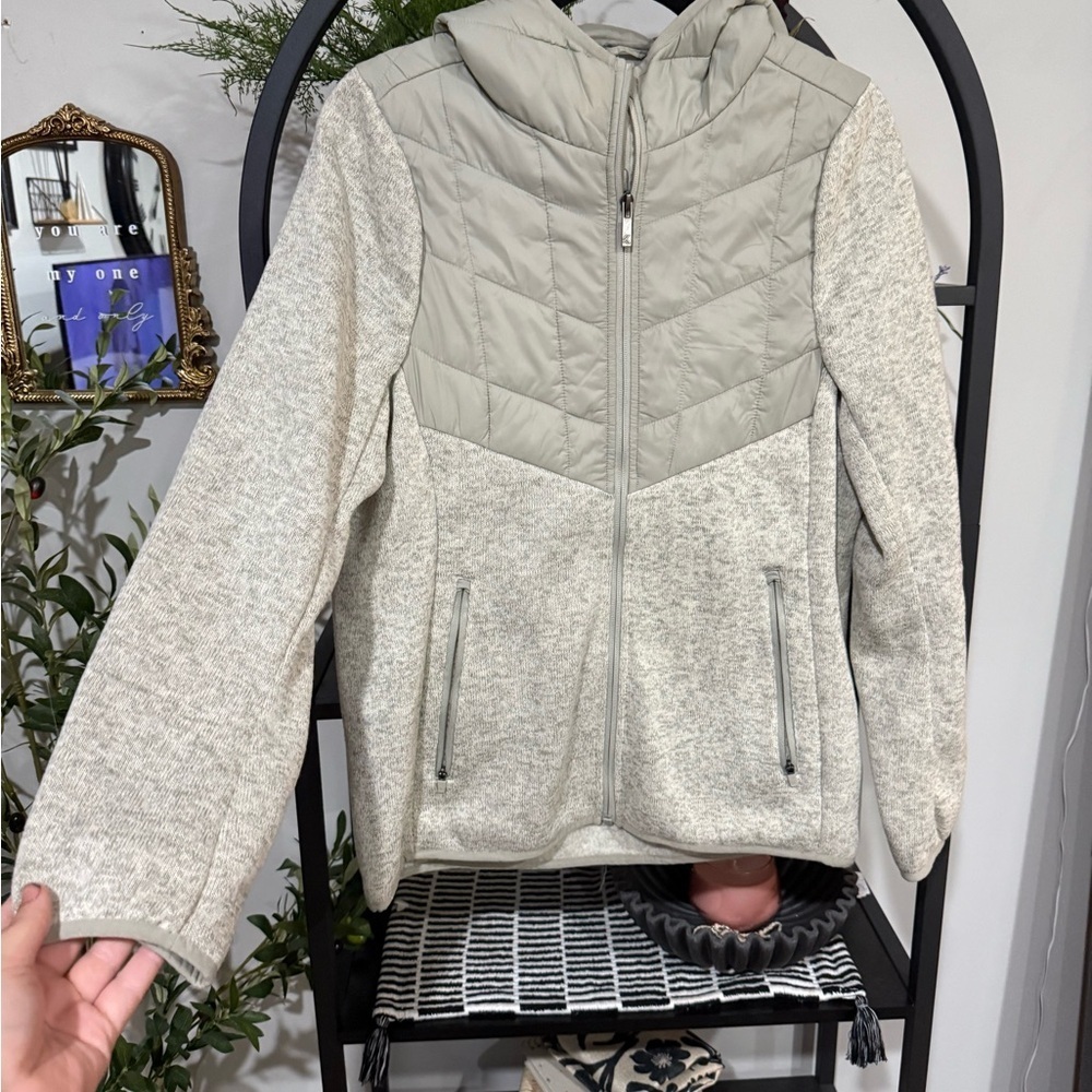 Kyodan Gray Chevron Quilted Puffer Coat size large - Picture 2 of 7